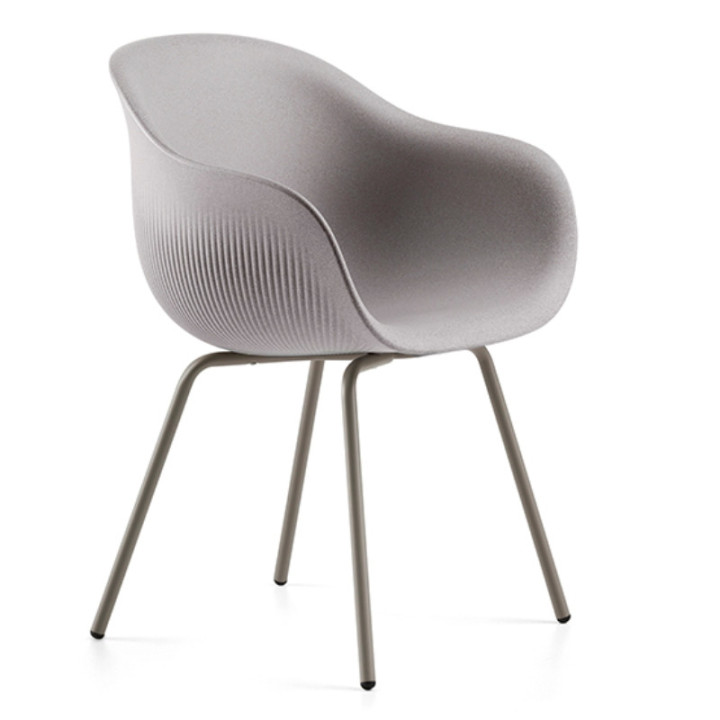 Fauteuil design avec pieds metalliques_creta_V7_gambe_argilla