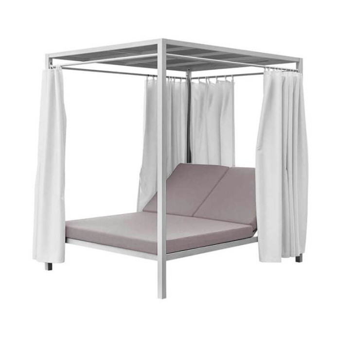 Lit de jardin design avec rideaux