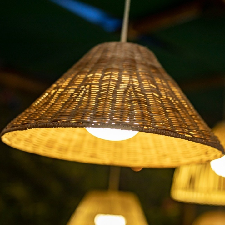 Suspension extérieure LED intégrée - lemobilierdejardin.fr